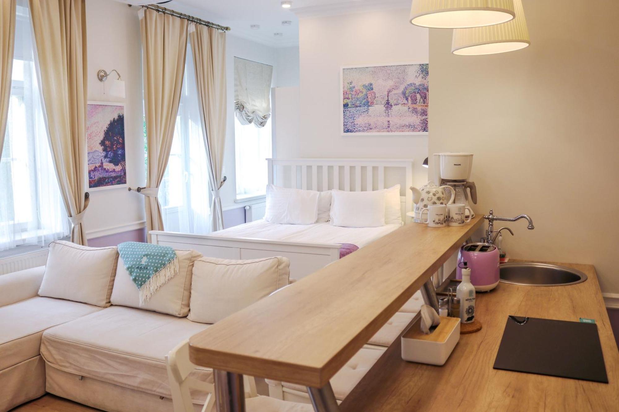 Revelton Suites Tallinn Exteriör bild